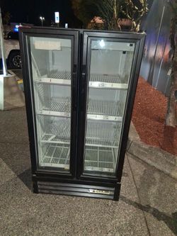 True 2 door refrigerator works great