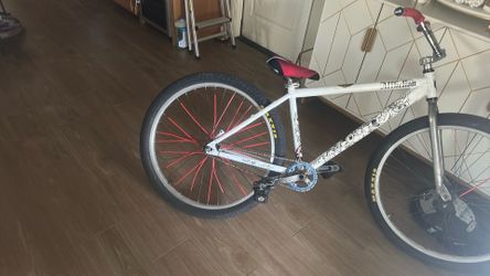 Throne x Chad Bike