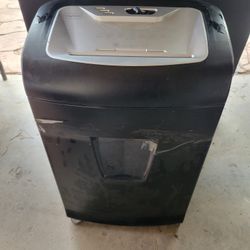 15 Page Staples Paper Shredded 