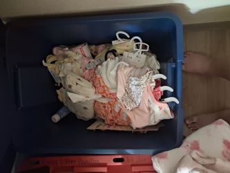Brand new tote of baby clothes 3-8months