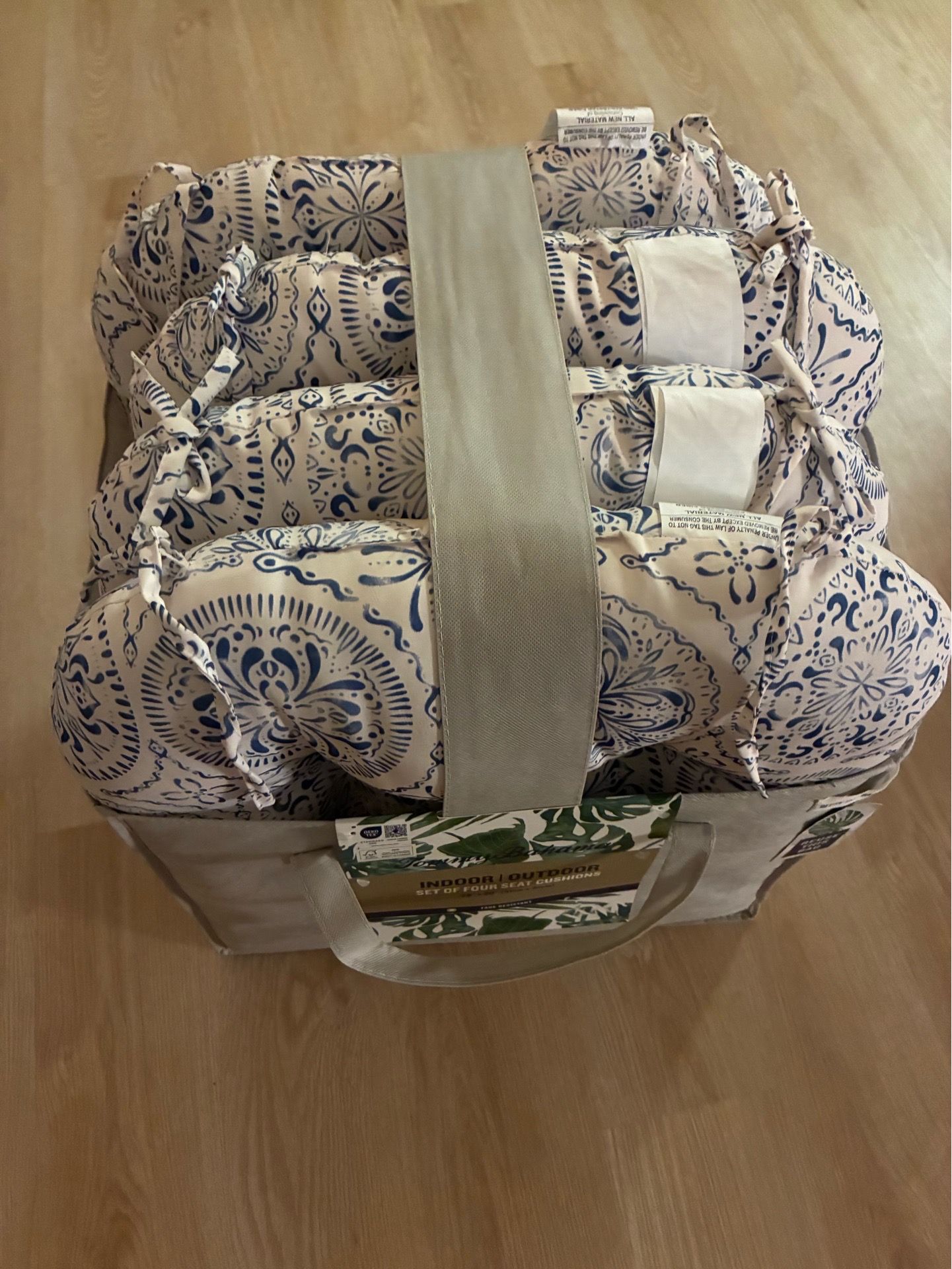 TOMMY BAHAMA - Set of 4 seat cushions - Indoor/ Outdoor