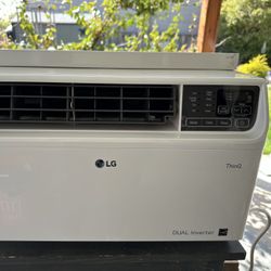 LG Window Air Conditioner - 450 sqf 