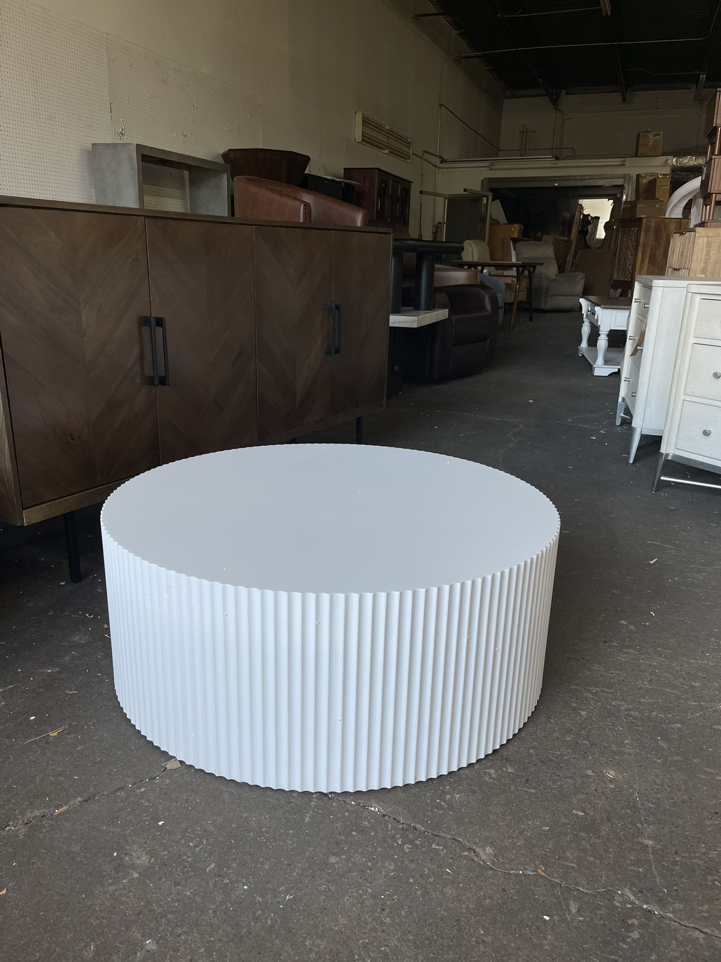 All Modern Glam 36” Handcraft Round Coffee Table, White