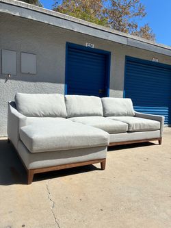 Jonathan louis sectional couch 🛻 delivery available🛻