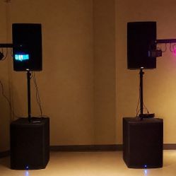2 Jbl Eon 15 2 JBL PRX918XLF 18" Powered Subwoofer