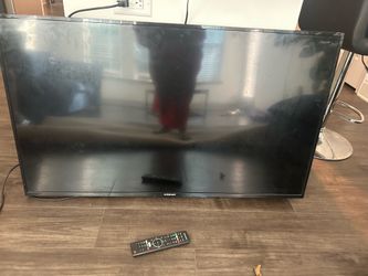 Element 50 inch TV with Remote
