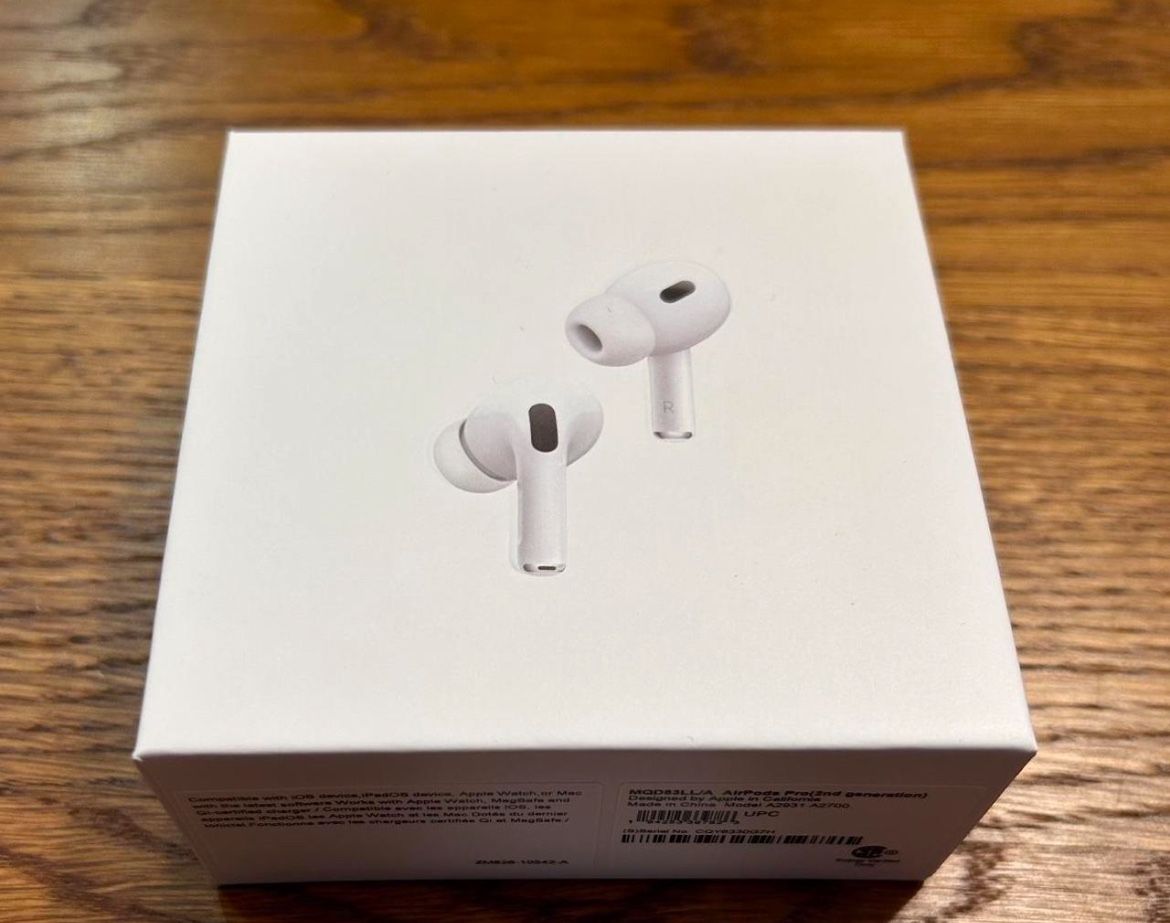 Apple AirPods Pro 2nd Generation with MagSafe Wireless Charging Case (USB‑C)...