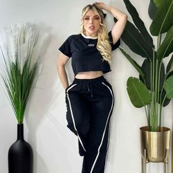 New Women's 2 Piece Set Available In Size S/M And L/XL 