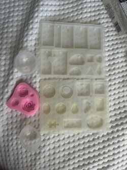 Resin molds/moldes de resina 