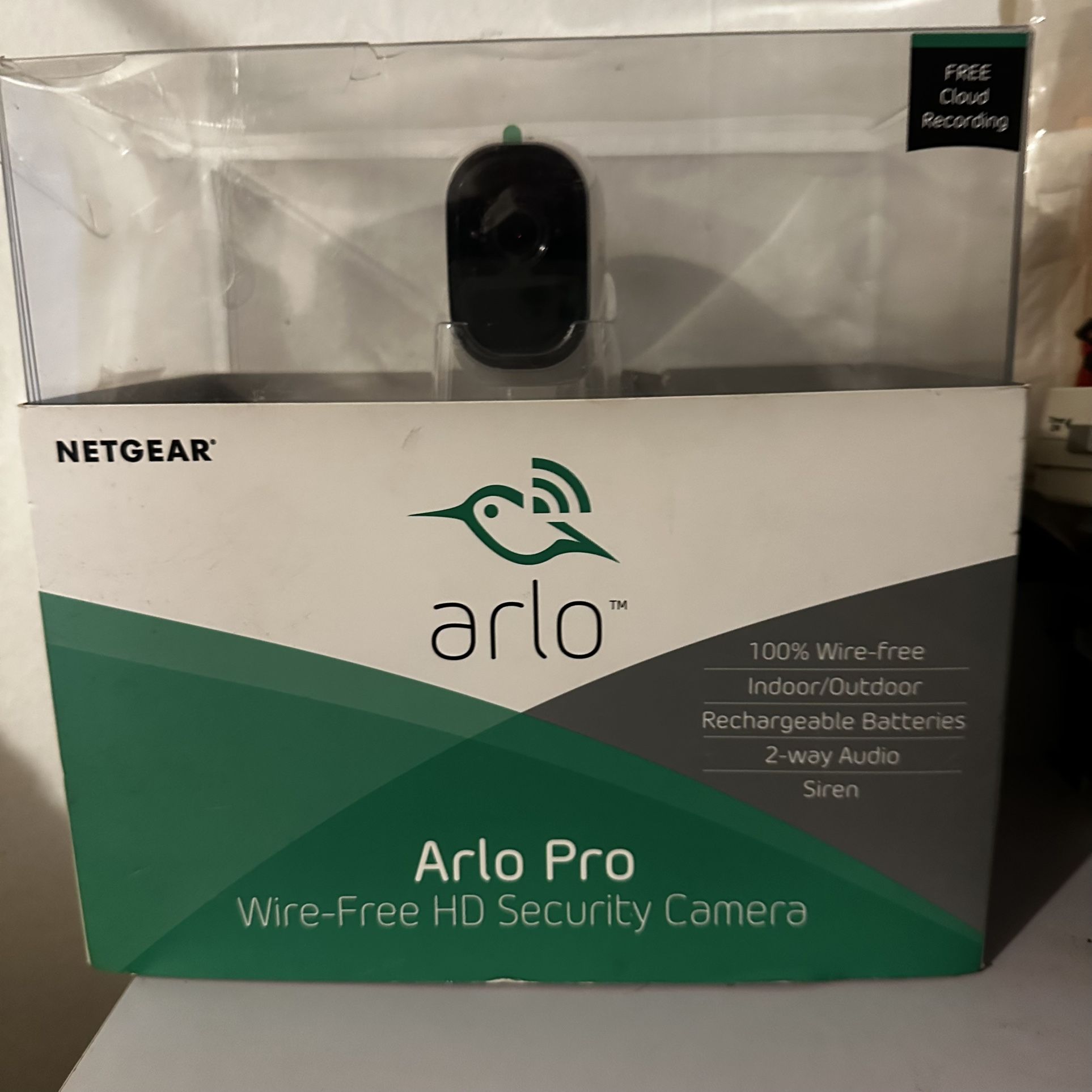 NETGEAR Arlo Pro VMS4130-100NAS Wireless Surveillance Security System