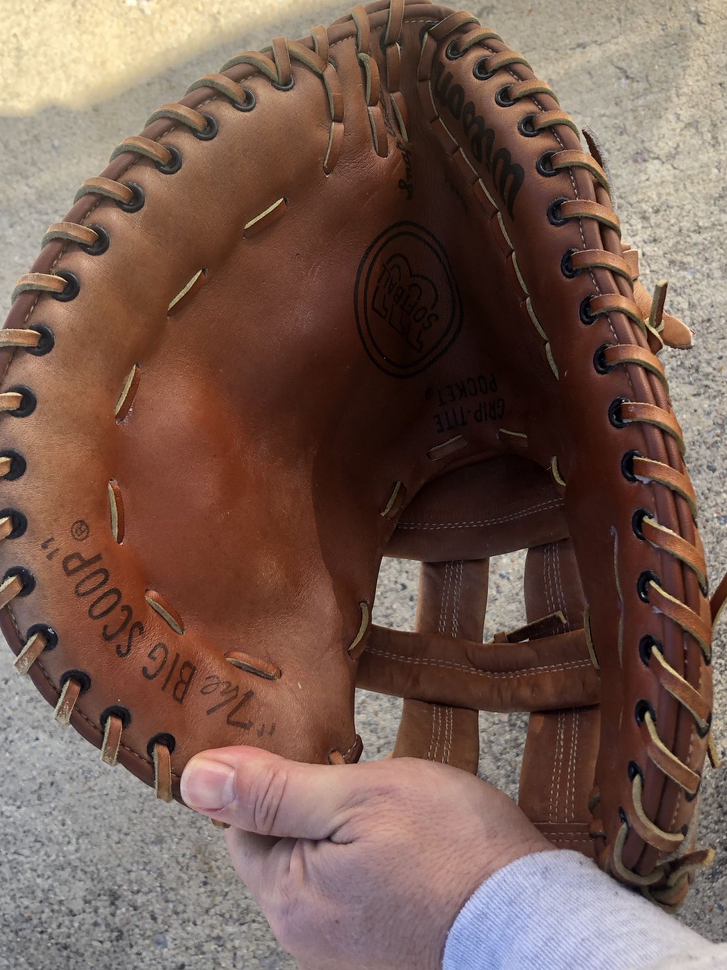 Wilson Softball “big Scoop” Glove