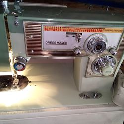 Dressmaker Sewing Machine 
