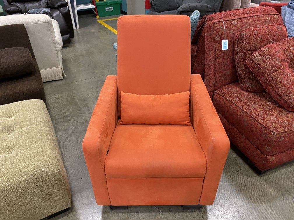 Monte Gran Orange Glider/Recliner for Sale in Seattle, WA OfferUp