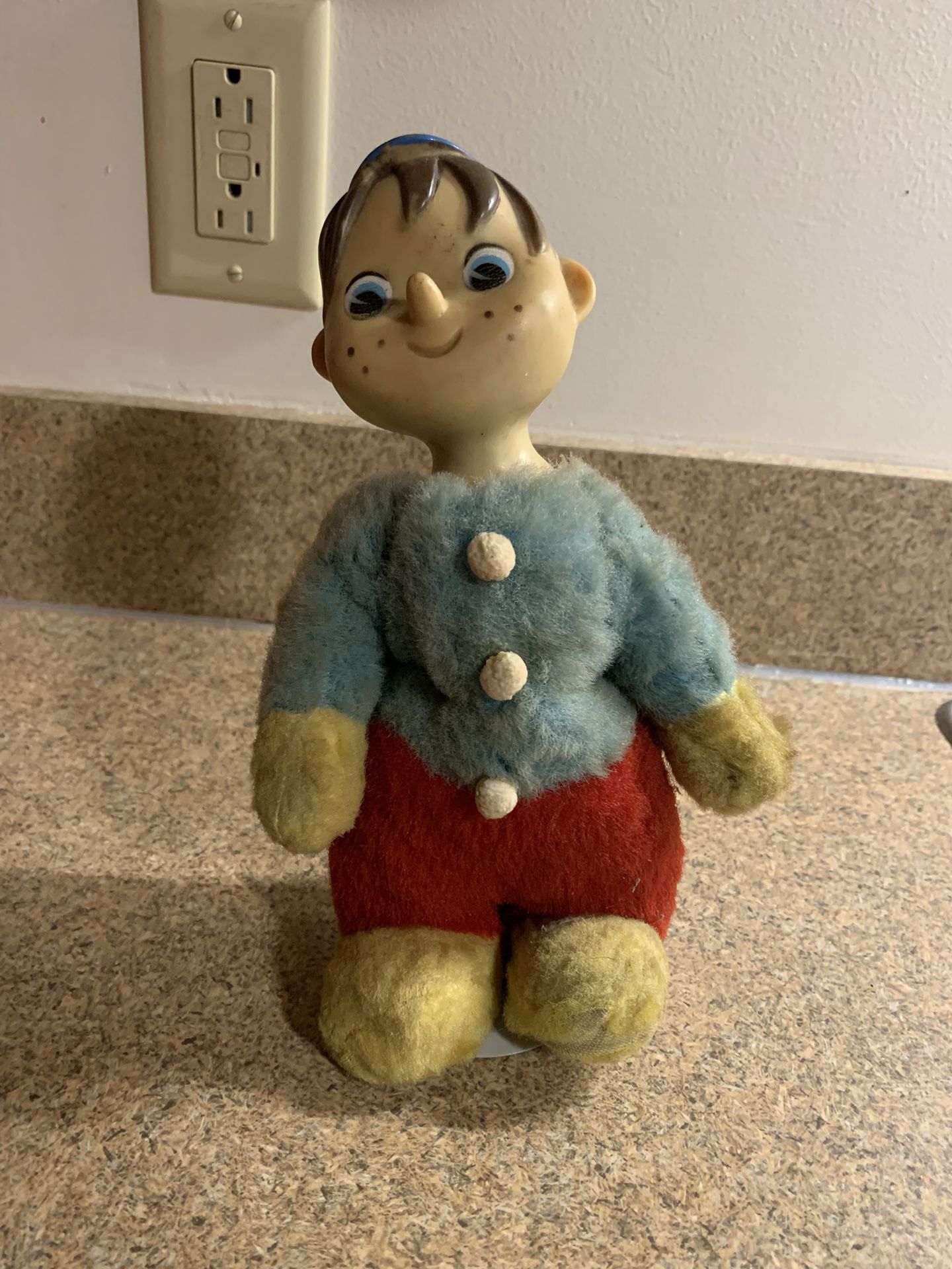1962 Knickerbocker Disney Pinocchio stuffed doll
