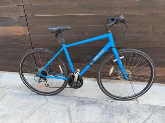 Trek road bike aluminum like new 20” frame 24 speed brake disc asking $325