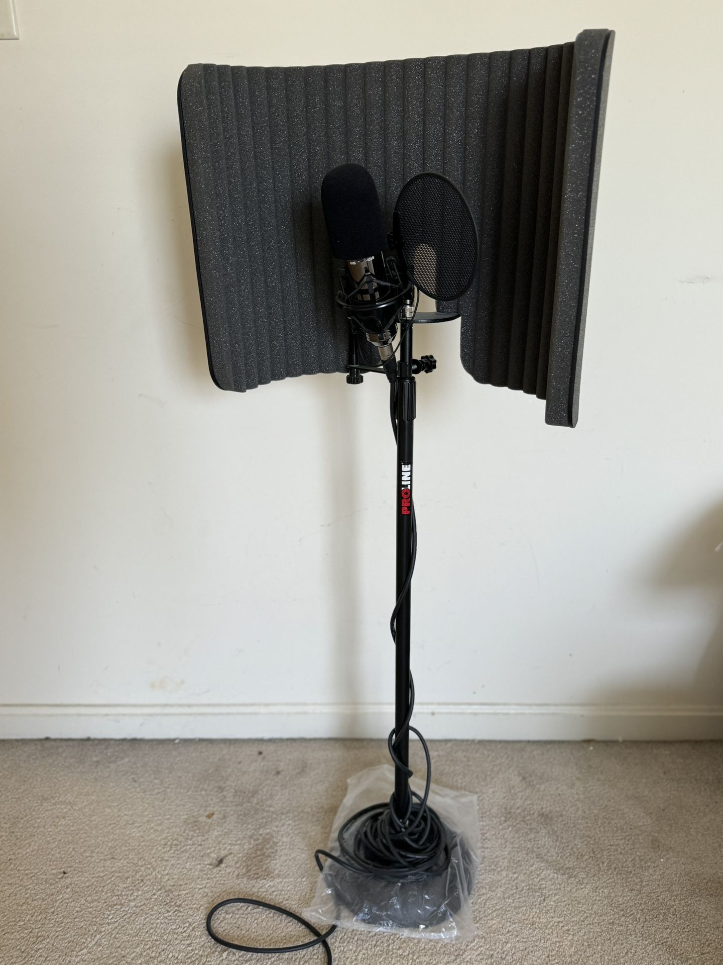 Proline MS235 Round Base Microphone Stand Black