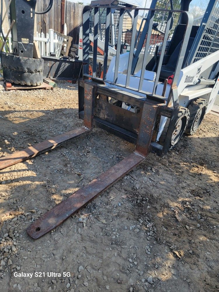 48" Bobcat Forks