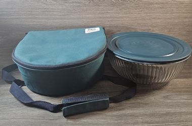Pyrex Portables Bowl With Lid