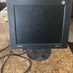 Samsung Monitor 17.5 X 14 “ Screen 