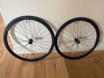 Shimano RS171 700c Aluminium Disc Wheelset + Continental 28c Tires (only used for 130 miles)