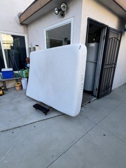 Queen Size Mattress  Goon Condition $45.  or Best Offer 