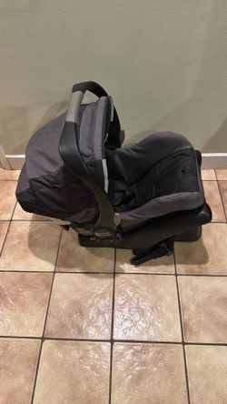 Infant Car Seat and Base/Britax
