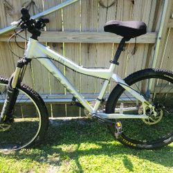 Jamis Komodo 1 Mountain Bike