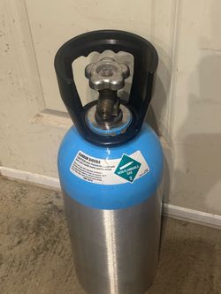 Full 10 pound CO2 tank