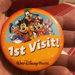 Walt Disney World 1st Visit Badge Pin Button Donald Duck Mickey Minnie Pluto Mn02