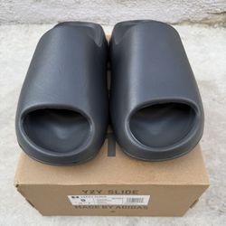 Yeezy Slides Onyx Size 9