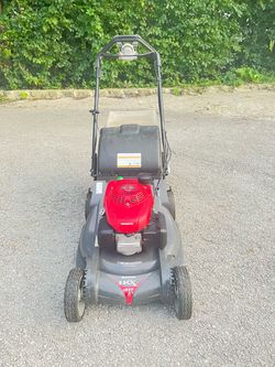 Honda lawnmower start at first pull self propelled HRX217 very good condition