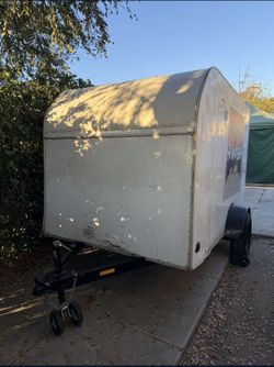 2006 Apache Enclosed Trailer 6’x6’x10’