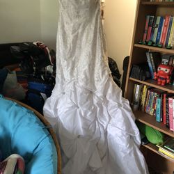 Size 12 Wedding Dress with Train, Embellishment, & Zipper