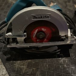 Markita Circular Saw