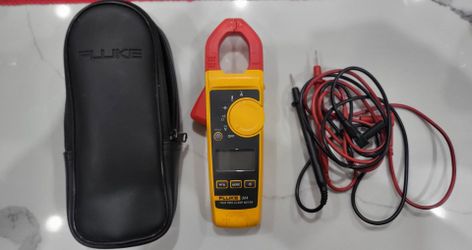 Fluke 324 True-RMS Clamp Meter with Temperature & Capacitance