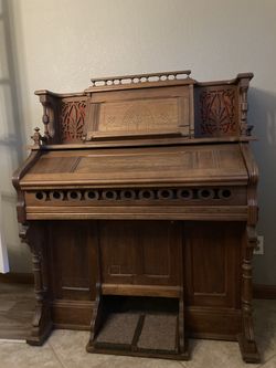 Antique organ FREE to good home