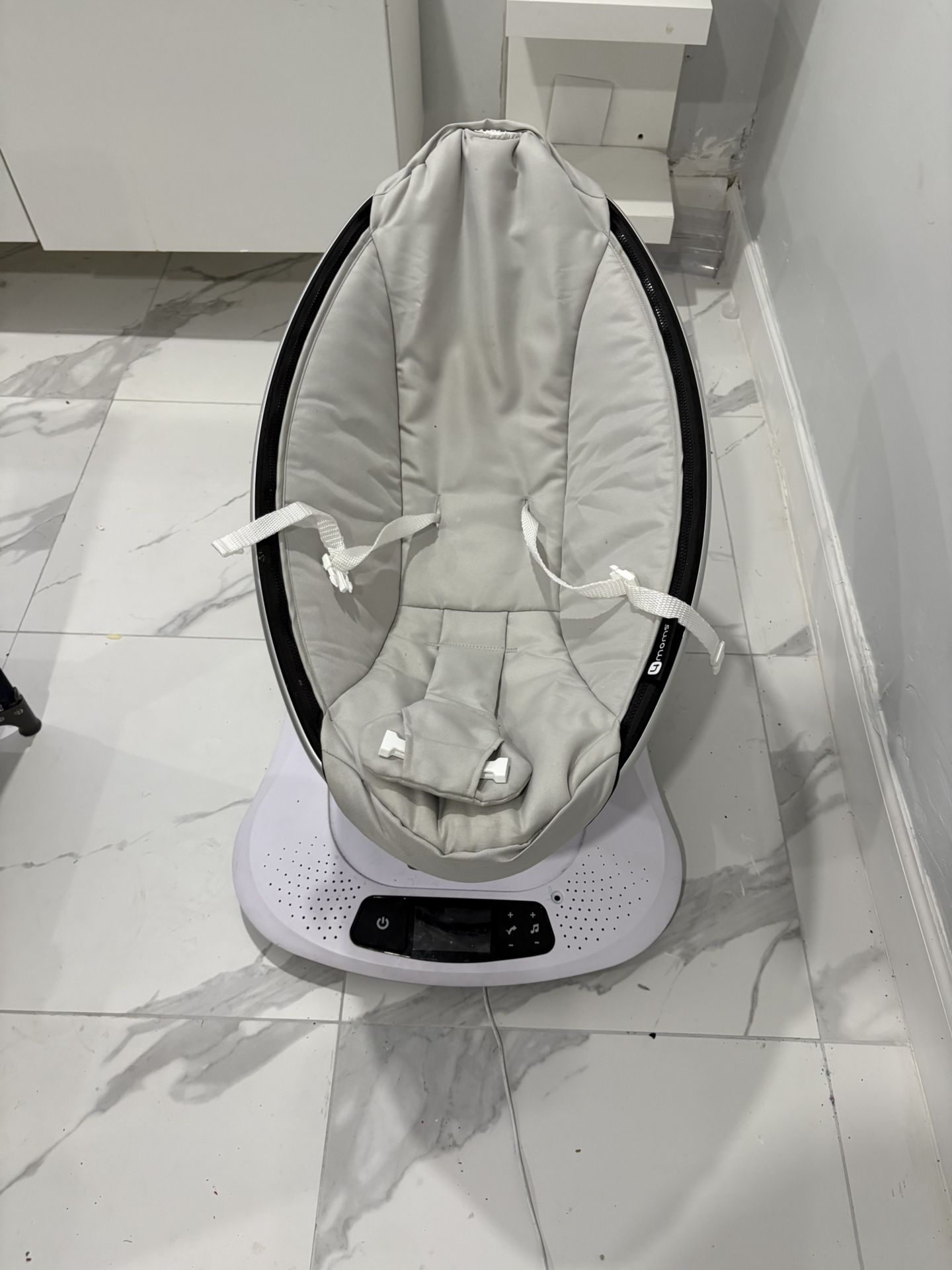 4moms MamaRoo Multi-Motion Baby Swing
