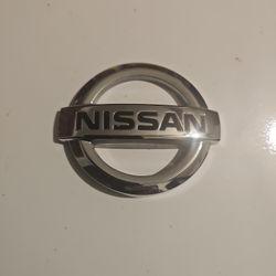 16-19 Nissan Maxima Trunk Lid Emblem