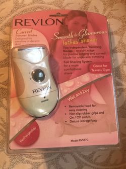New in box Revlon Rechargeable Wet and Dry Ladies Shaver