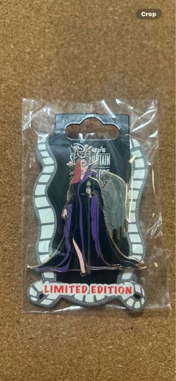Jessica Rabbit / Maleficent Disney Hollywood Studio Store pin LE 400