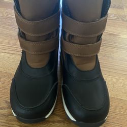 New All In Motion Kids Snow Boots Boys Size 1 Color Black/ Tan