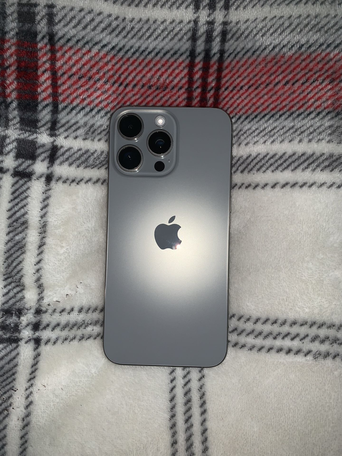 iPhone 15 Pro Max (512 Gigabytes)