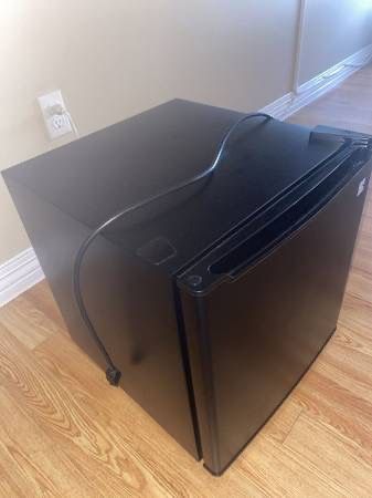 Kenmote Mini Fridge