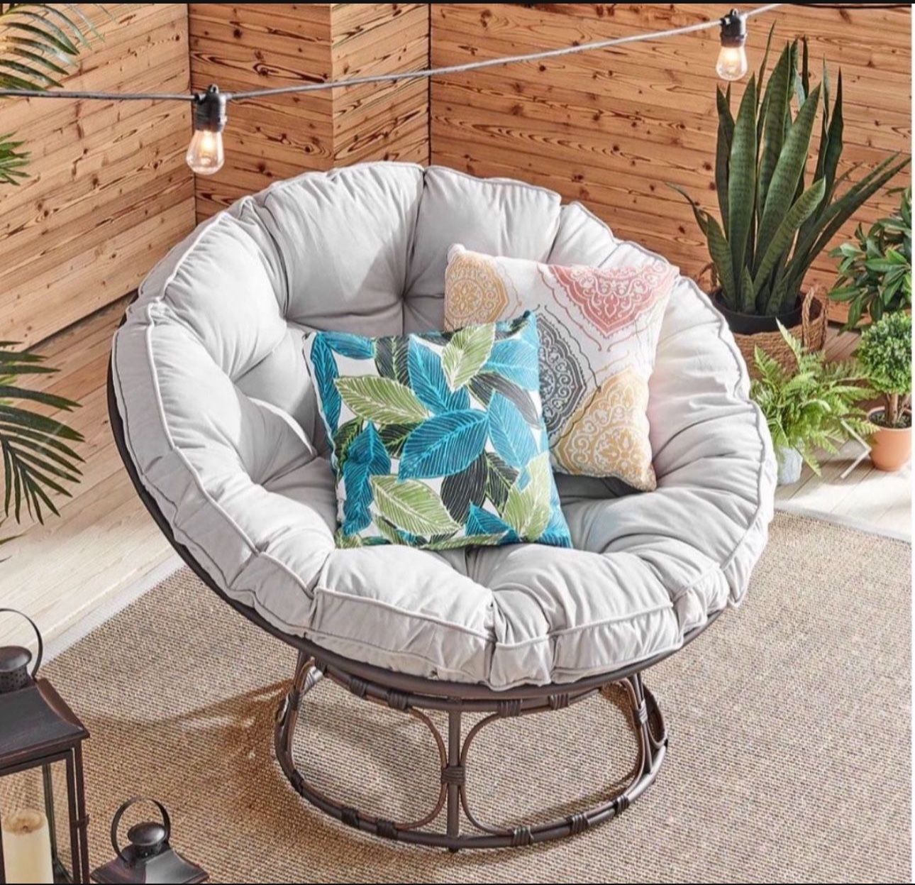 Moon chair