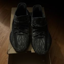 Yeezy 350 V2 
