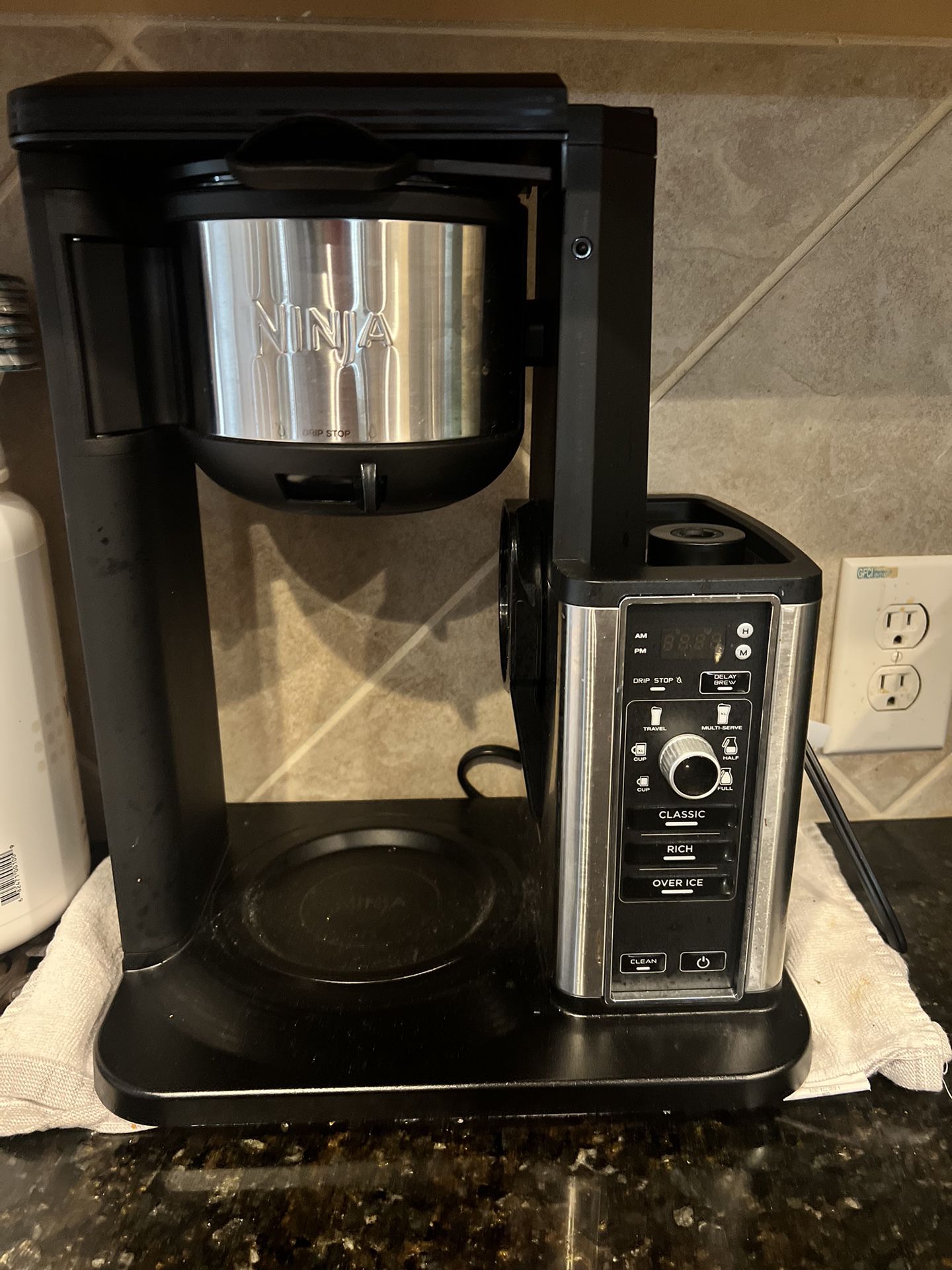 Ninja Hot & Iced Coffee Maker - CM305, AllSurplus