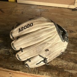 Wilson A2000