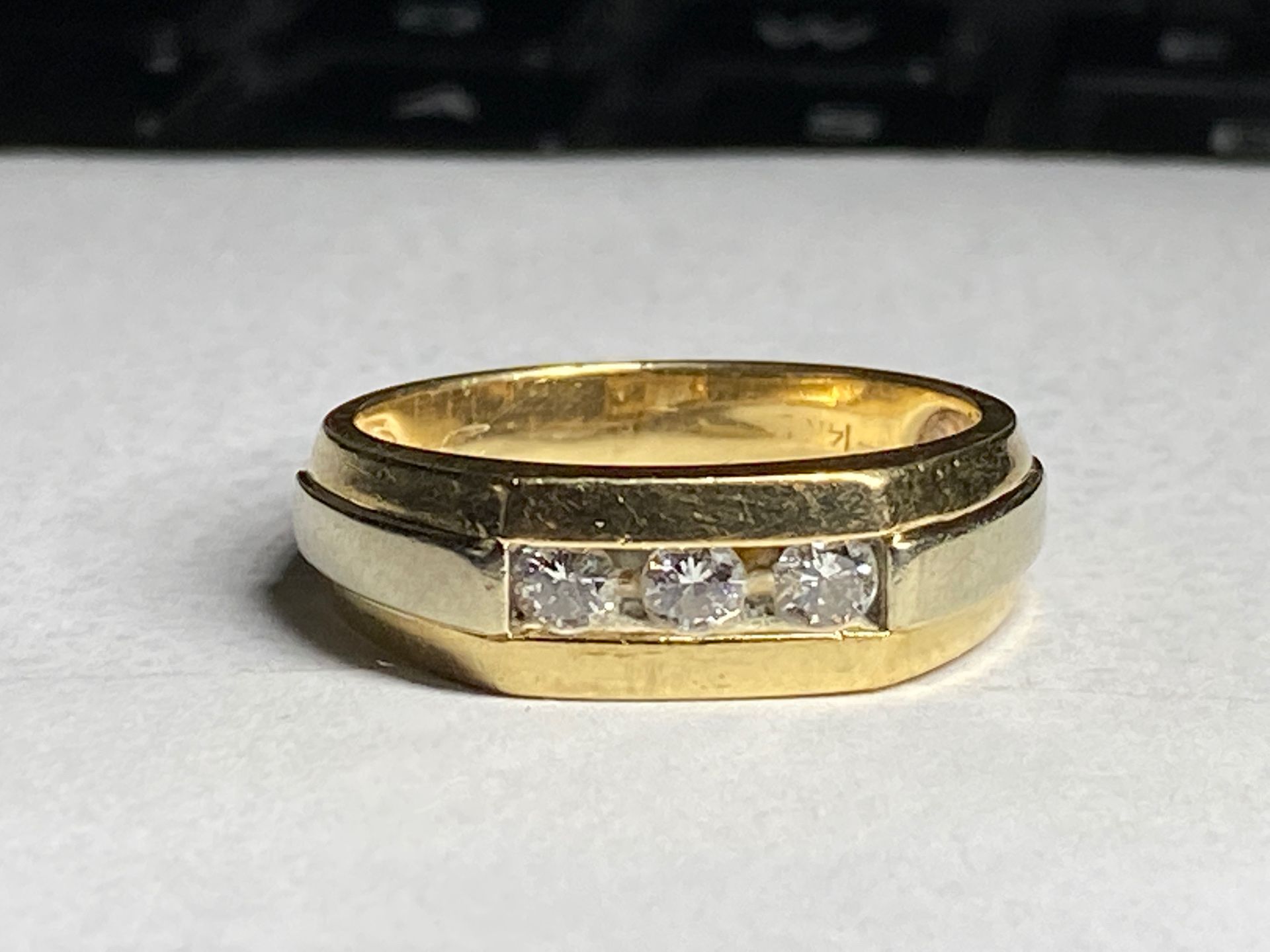 Men’s 14Kt gold diamond ring size 9
