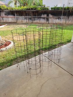 Vegetable or tomato cages