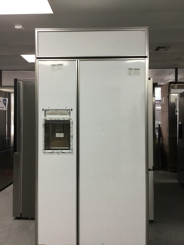 Monogram Built-In Refrigerator  Model ZISB420DNII